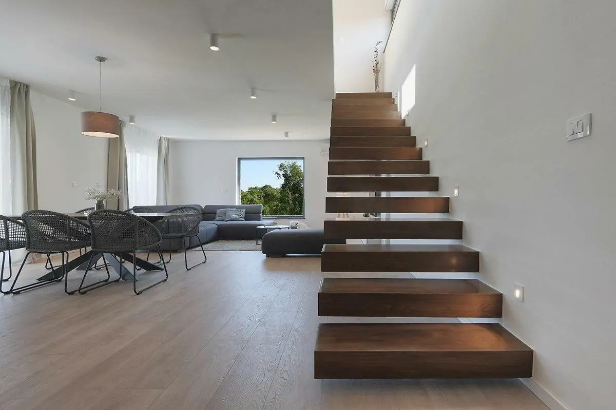 פולה Villa Lobe