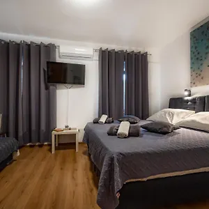 Rooms With Free Parking Pola